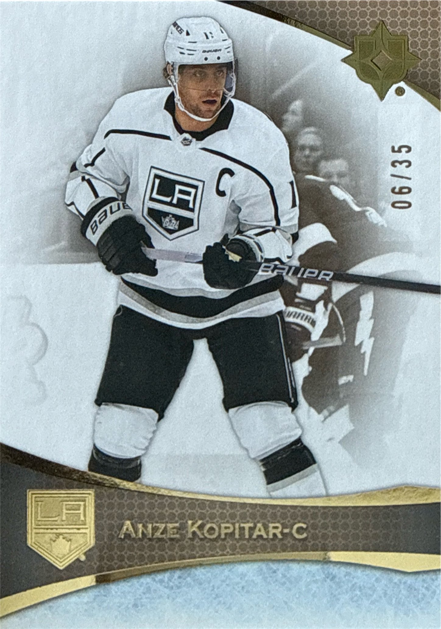 2022-23 Upper Deck Ultimate Collection Anze Kopitar Gold 06/35 - Front