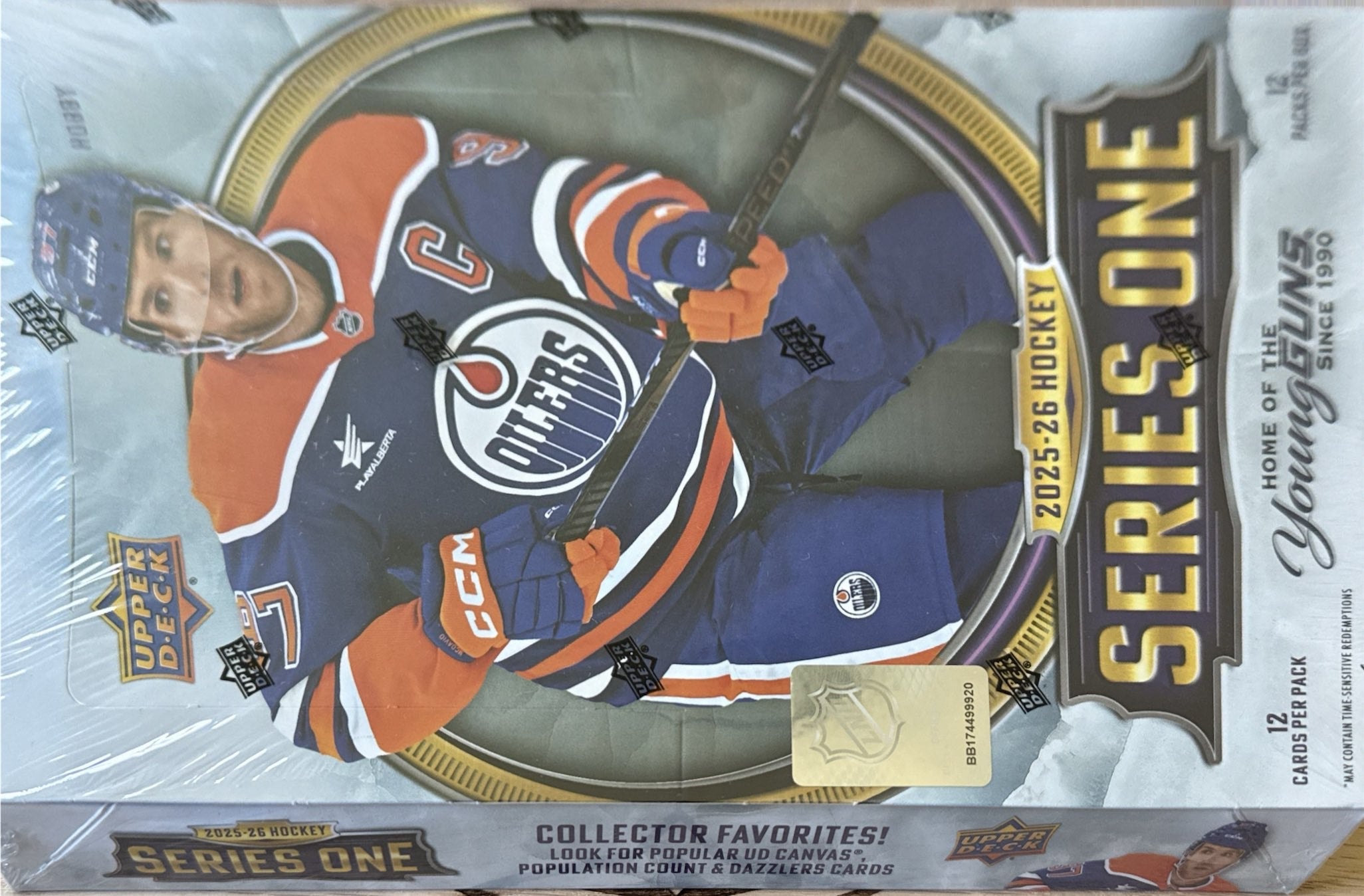 2025-26 Upper Deck Series 1 Hockey Hobby Box - Side