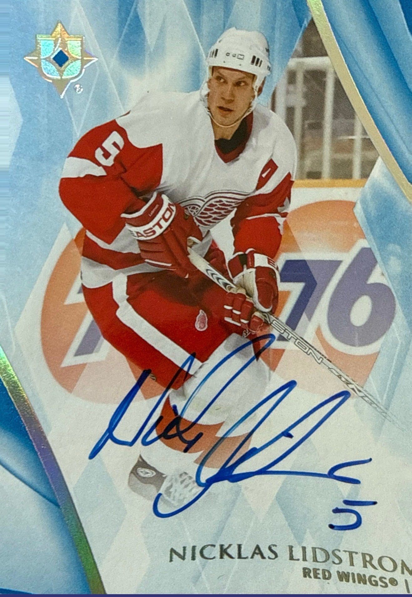 2023-24 Ultimate Collection Nicklas Lidstrom Auto #80 - Front